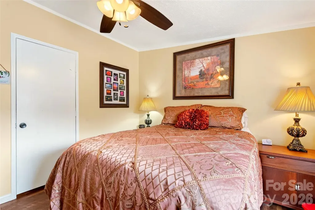 26 Sweet Briar Path Way Hendersonville NC 28792