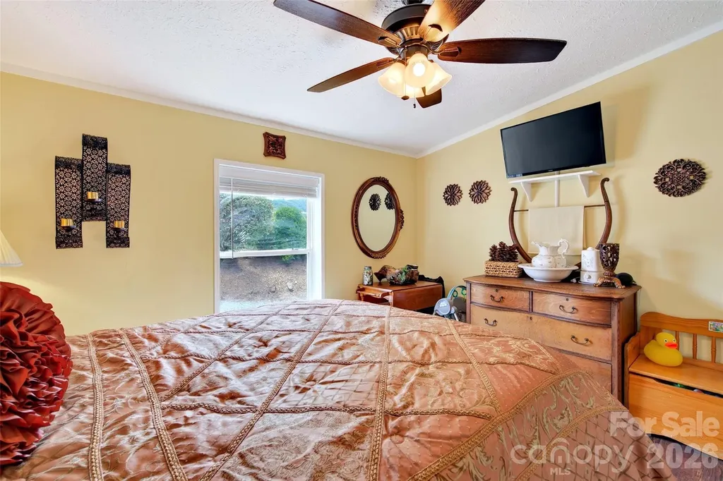 26 Sweet Briar Path Way Hendersonville NC 28792