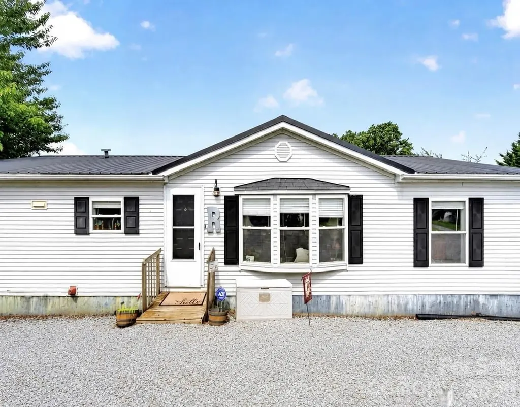 26 Sweet Briar Path Way Hendersonville NC 28792