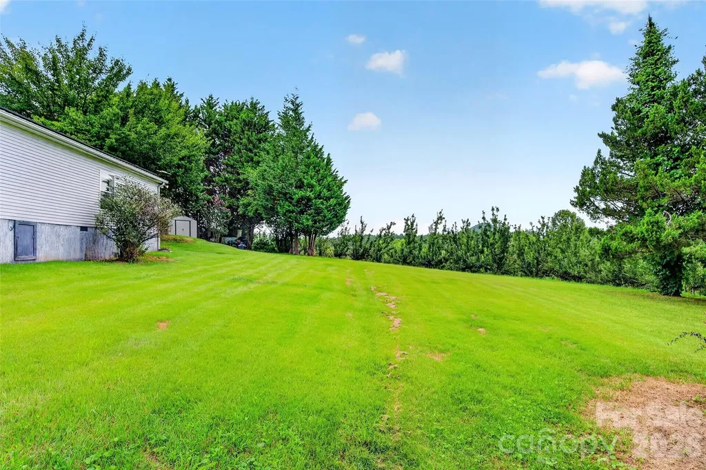 26 Sweet Briar Path Way Hendersonville NC 28792