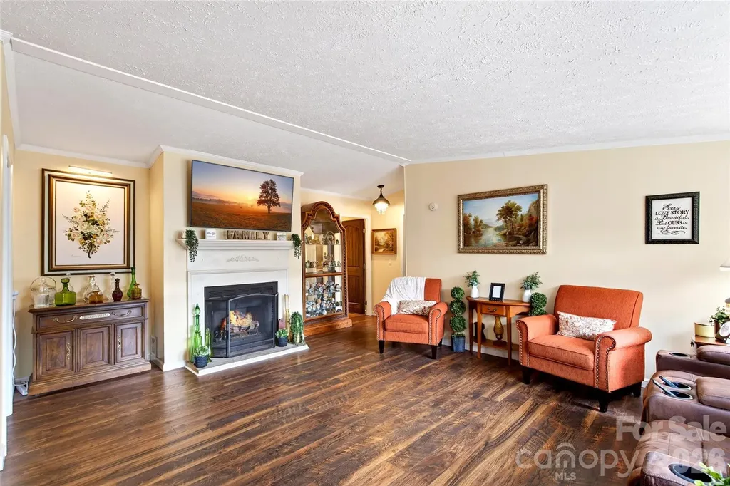 26 Sweet Briar Path Way Hendersonville NC 28792
