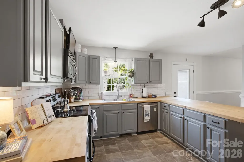 63 Frost Lane Taylorsville NC 28681