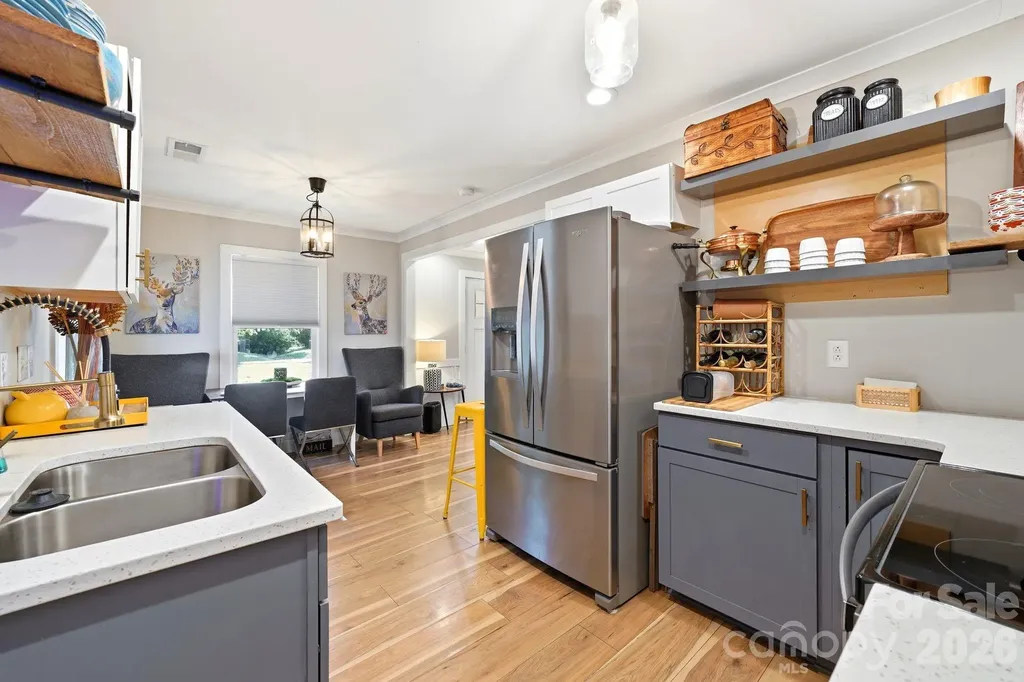 2137 Highland Street Charlotte NC 28208