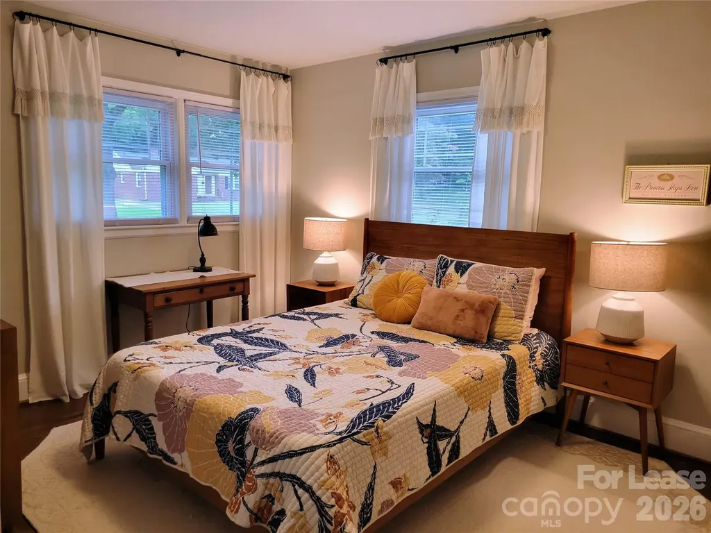 1338 Dresden Drive W Charlotte NC 28205