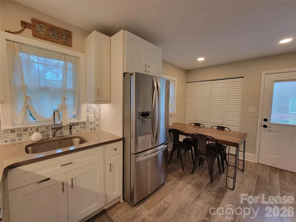 1338 Dresden Drive W Charlotte NC 28205