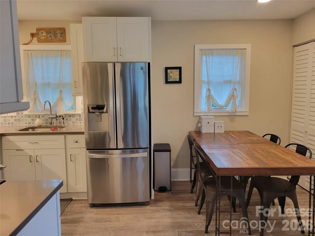 1338 Dresden Drive W Charlotte NC 28205