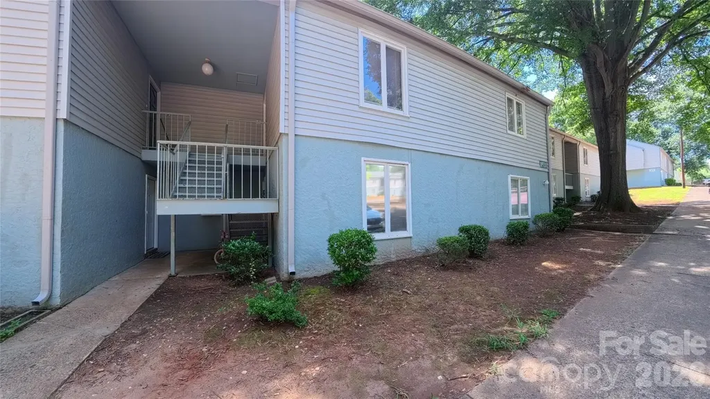 1920 Countrymens Court Charlotte NC 28210