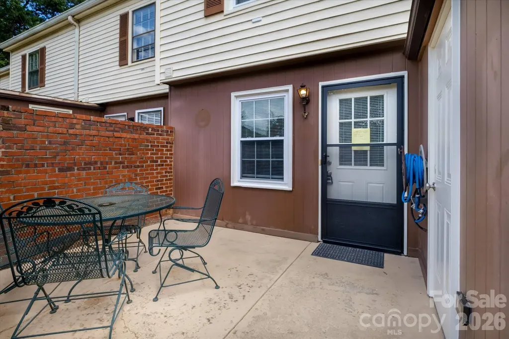 6810 Farmingdale Drive Charlotte NC 28212