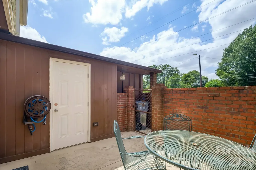 6810 Farmingdale Drive Charlotte NC 28212