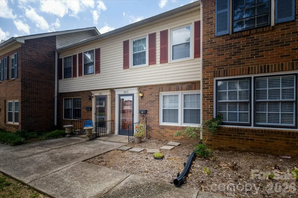6810 Farmingdale Drive Charlotte NC 28212