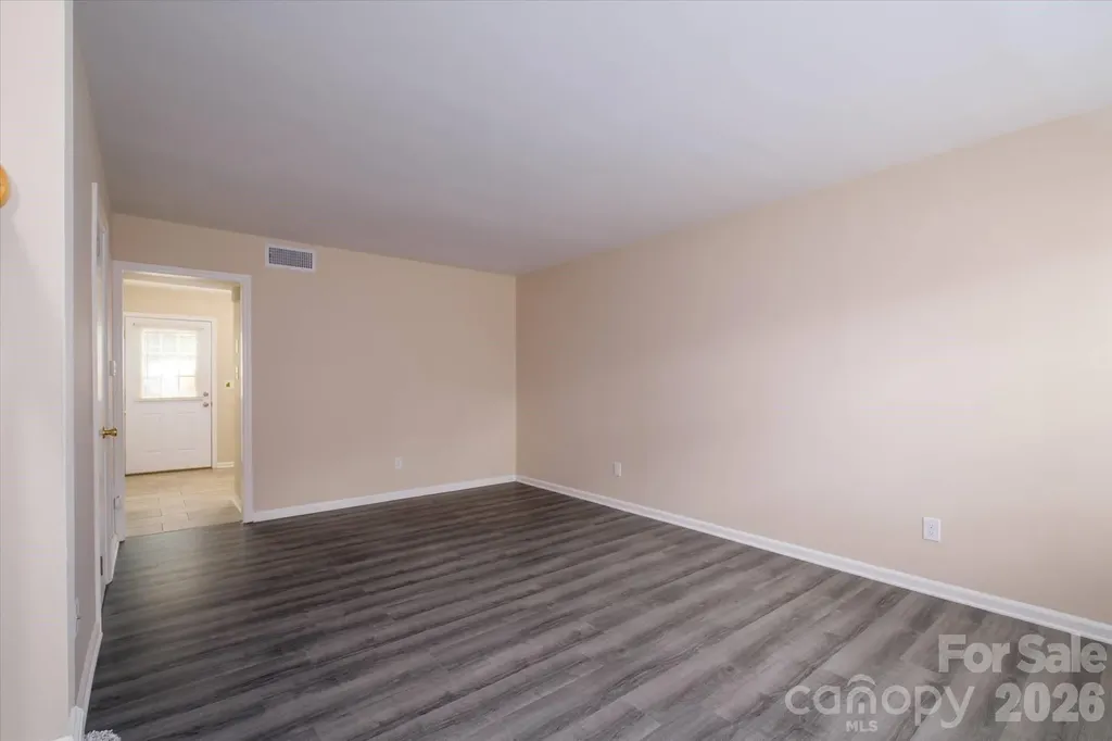 6810 Farmingdale Drive Charlotte NC 28212
