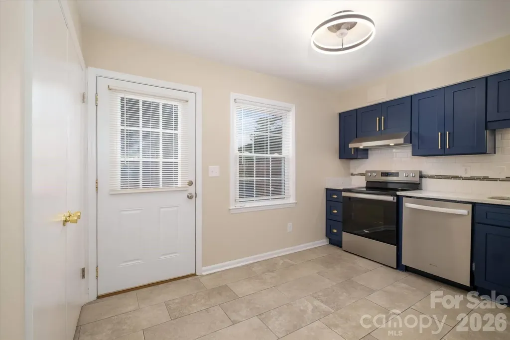 6810 Farmingdale Drive Charlotte NC 28212