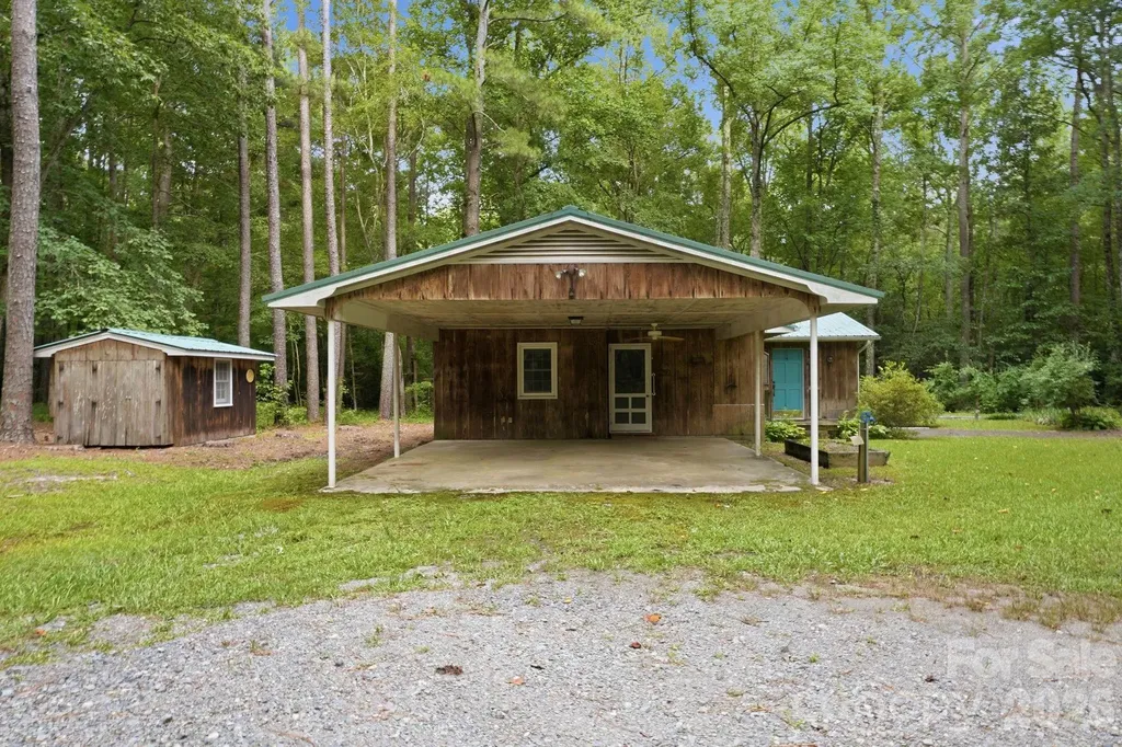 1083 Murdocksville Road West End NC 27376
