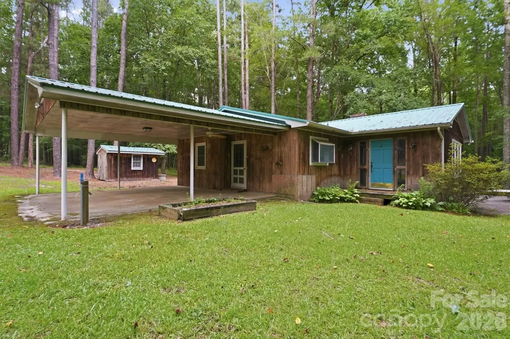 1083 Murdocksville Road West End NC 27376
