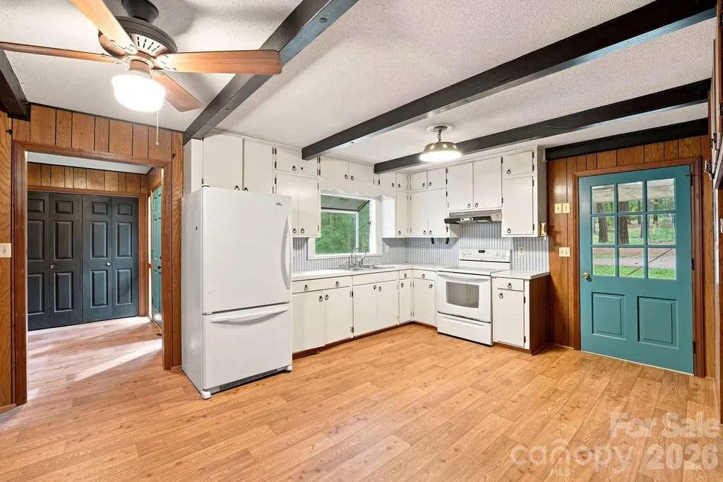 1083 Murdocksville Road West End NC 27376
