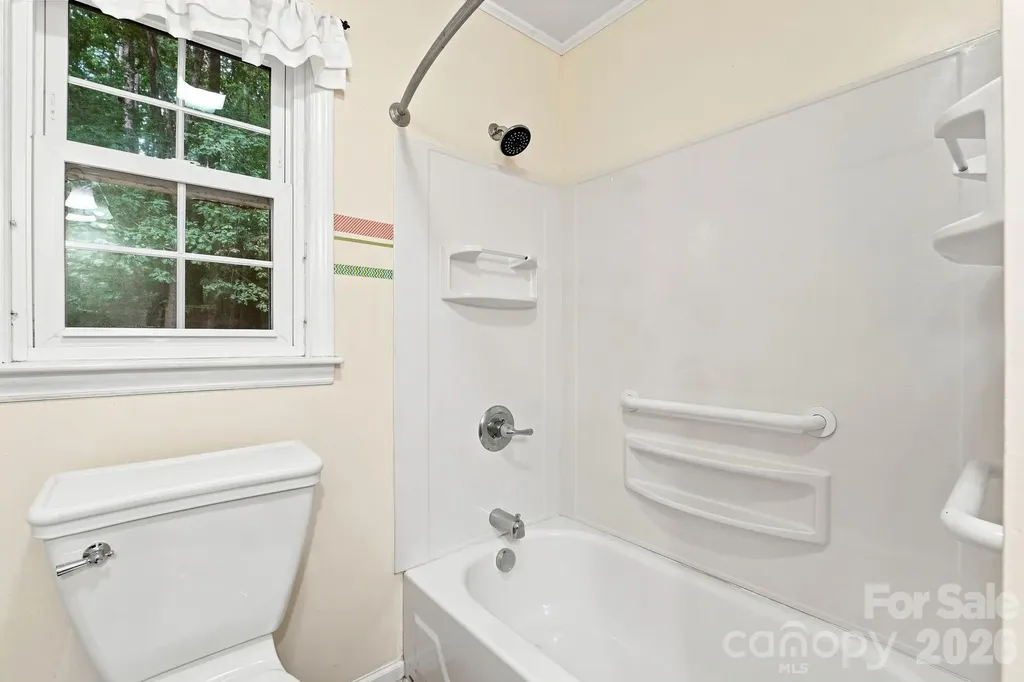 1083 Murdocksville Road West End NC 27376