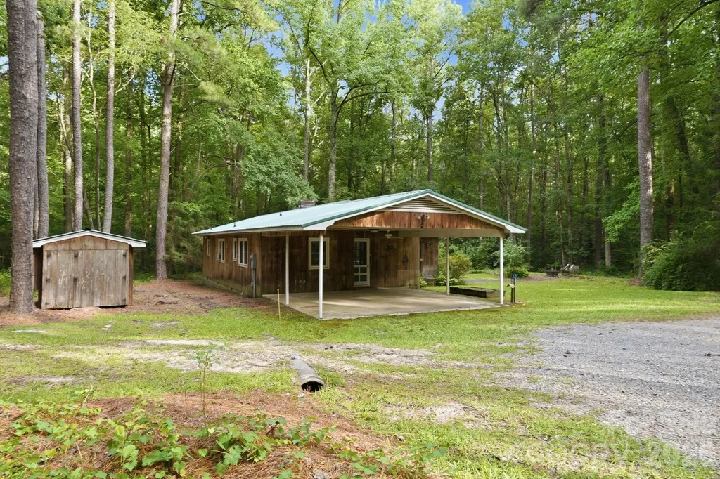 1083 Murdocksville Road West End NC 27376