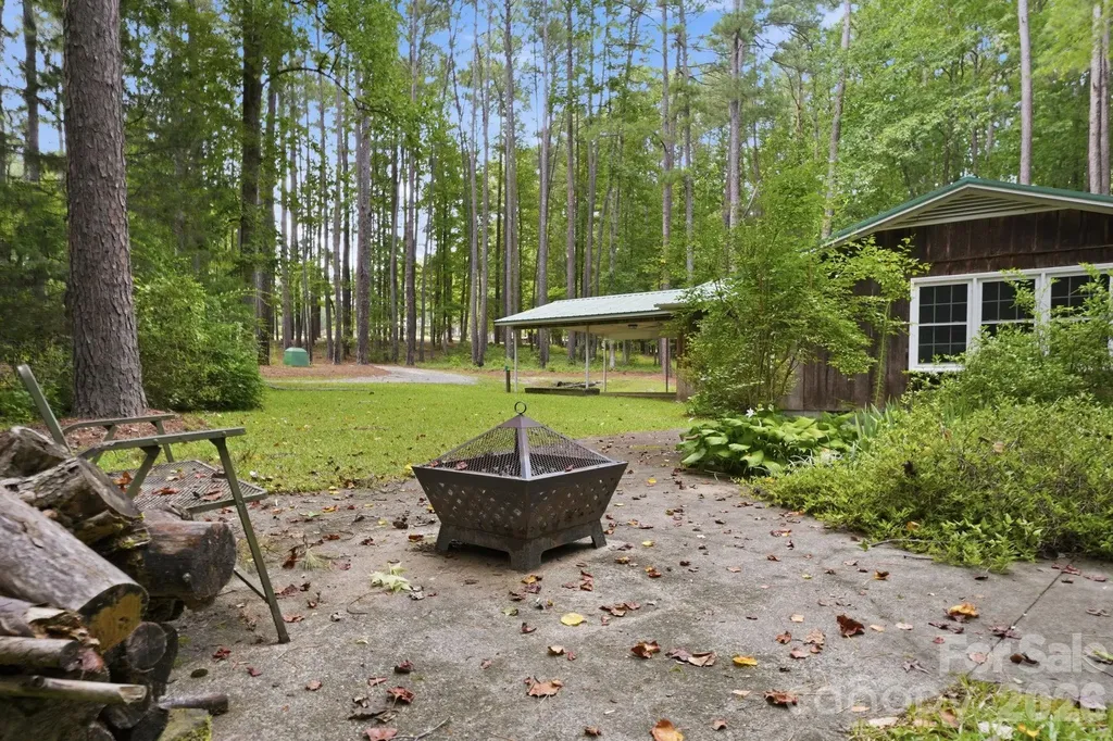 1083 Murdocksville Road West End NC 27376