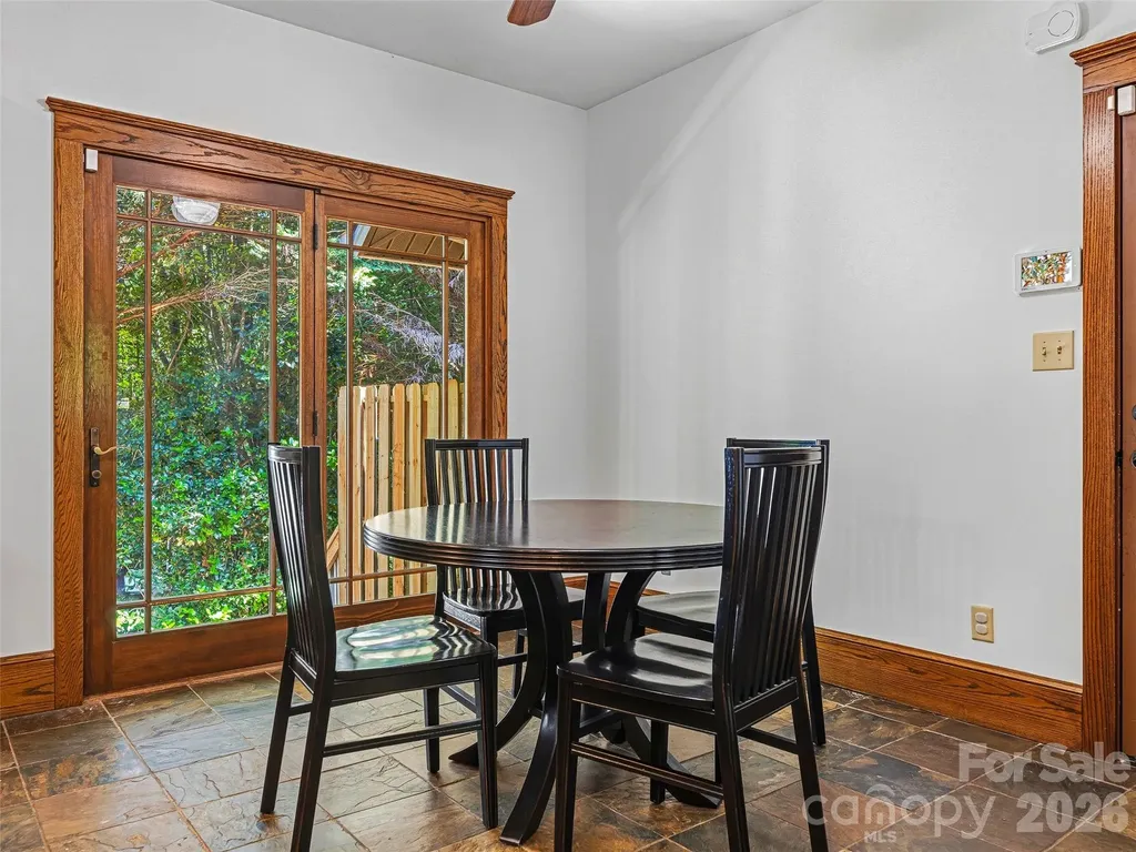 1606 Olmsted Drive Asheville NC 28803