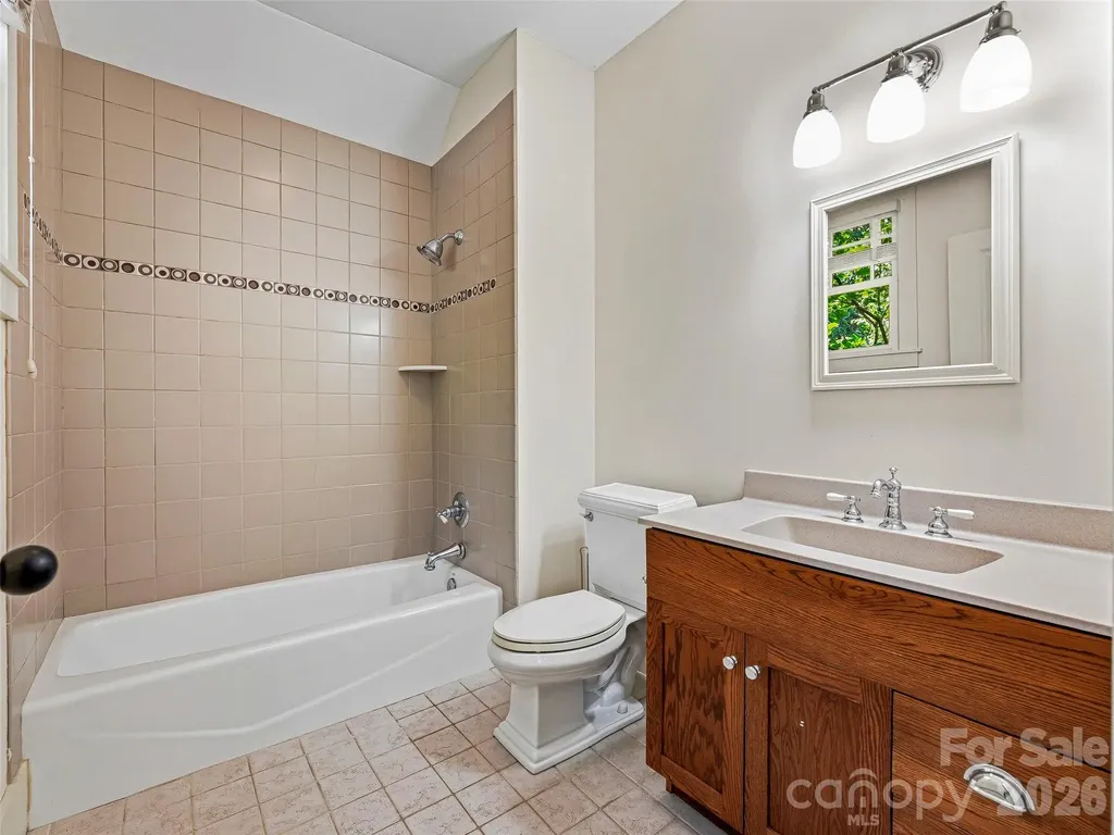1606 Olmsted Drive Asheville NC 28803