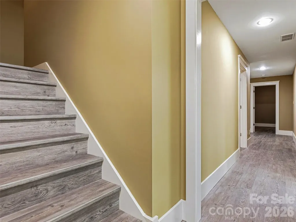 1606 Olmsted Drive Asheville NC 28803