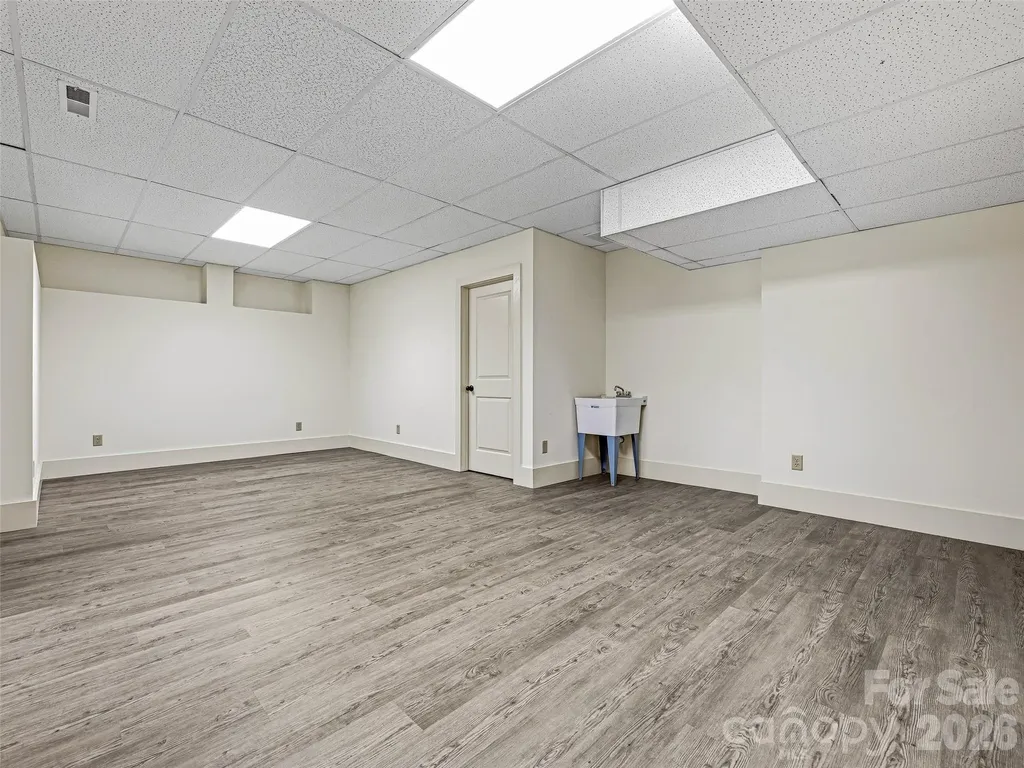 1606 Olmsted Drive Asheville NC 28803
