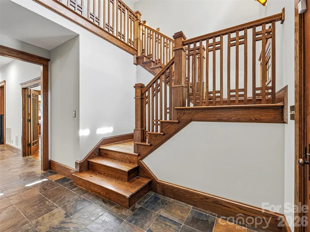 1606 Olmsted Drive Asheville NC 28803