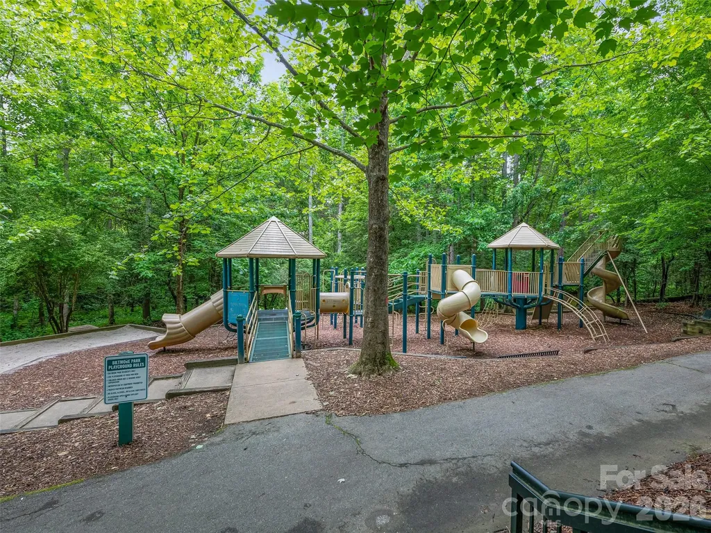 1606 Olmsted Drive Asheville NC 28803