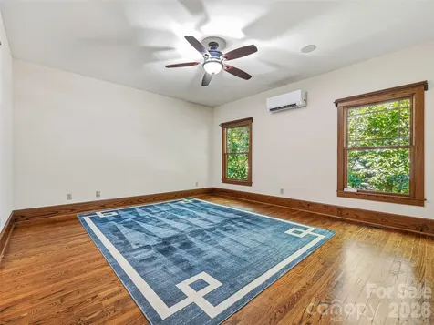 1606 Olmsted Drive Asheville NC 28803
