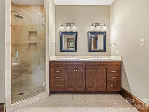 1606 Olmsted Drive Asheville NC 28803