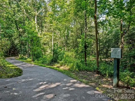 1606 Olmsted Drive Asheville NC 28803