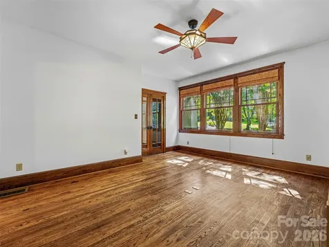 1606 Olmsted Drive Asheville NC 28803