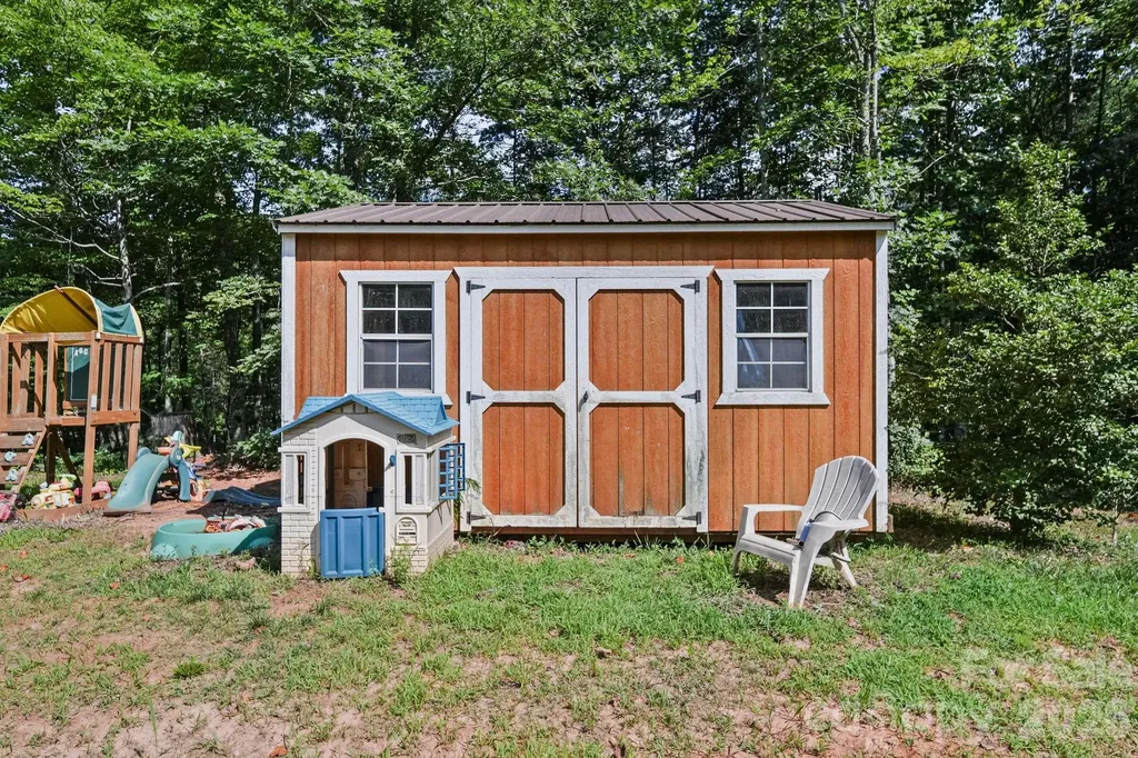6643 Wards Gap Road Casar NC 28020