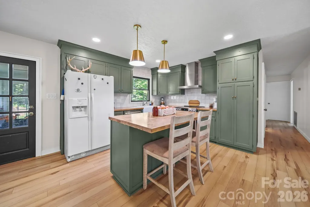 6643 Wards Gap Road Casar NC 28020