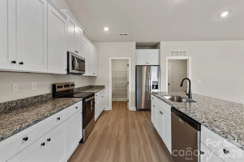 8121 Cravat Court Charlotte NC 28215