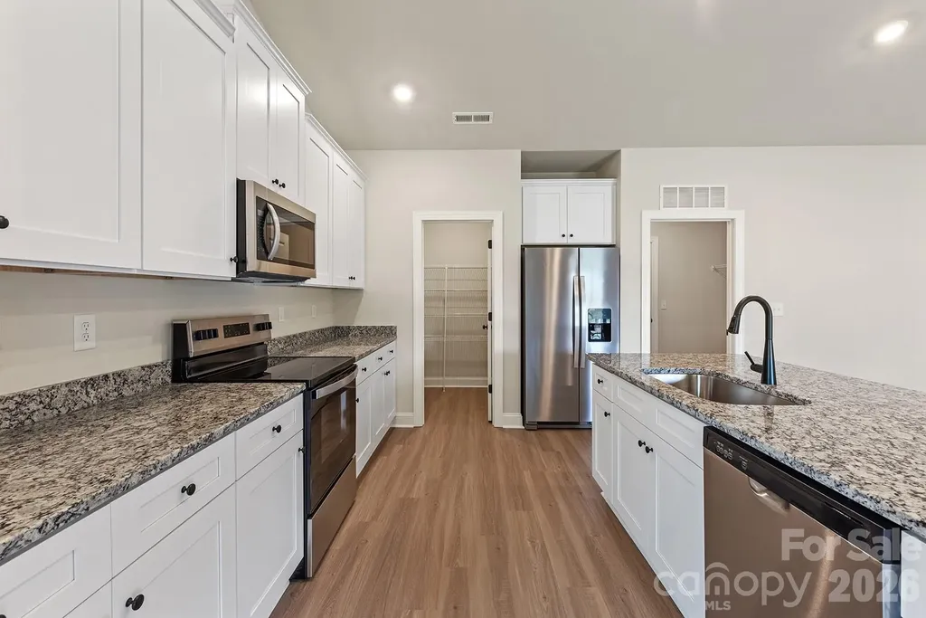 8121 Cravat Court Charlotte NC 28215