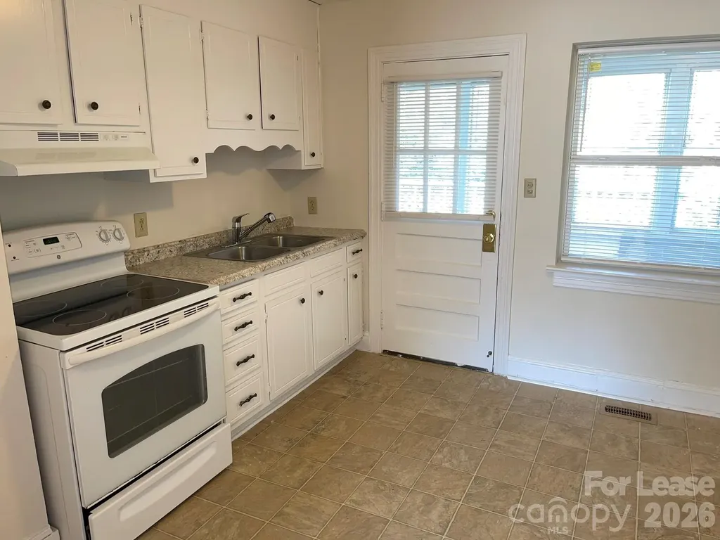 1308 Kings Drive S Charlotte NC 28207