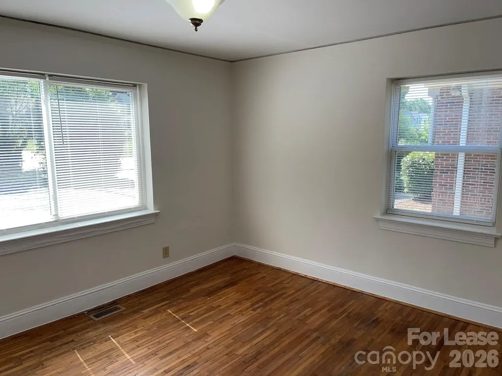 1308 Kings Drive S Charlotte NC 28207