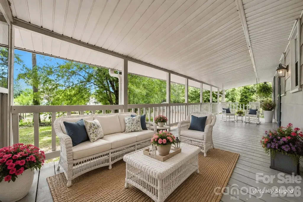3233 26th Street NE Hickory NC 28601