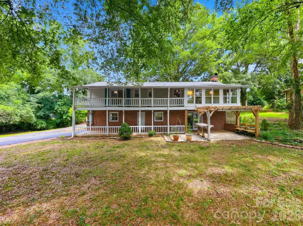 3233 26th Street NE Hickory NC 28601
