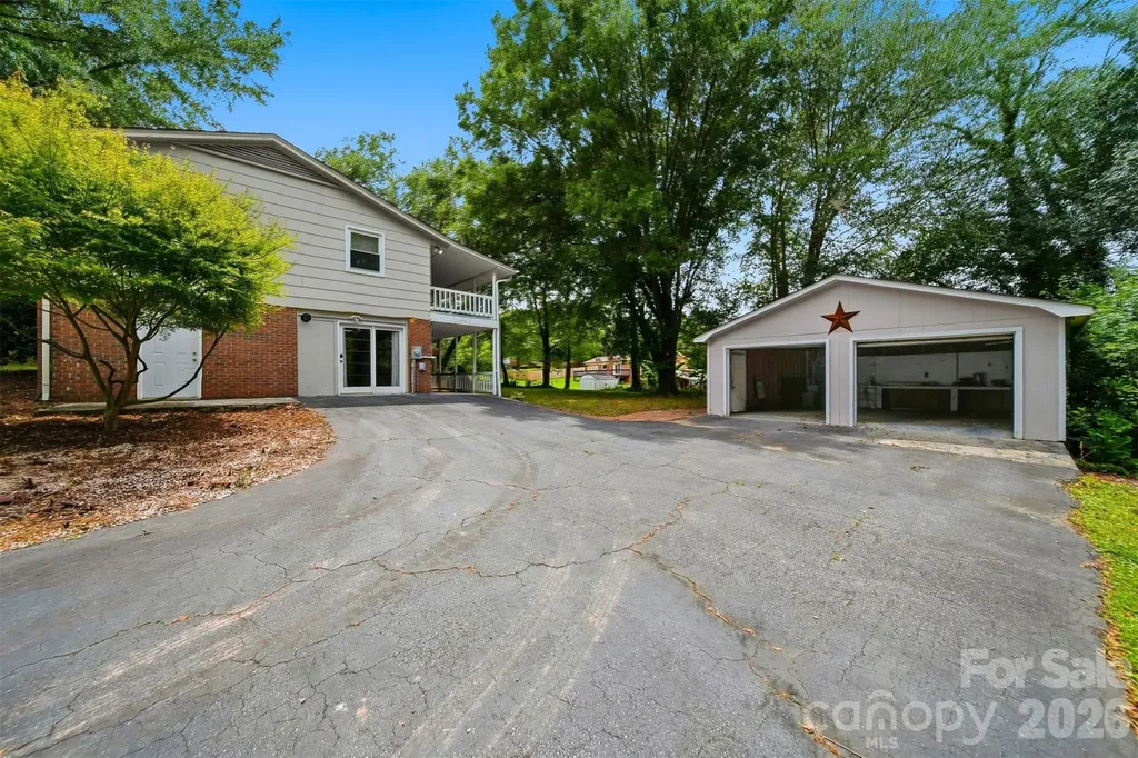 3233 26th Street NE Hickory NC 28601