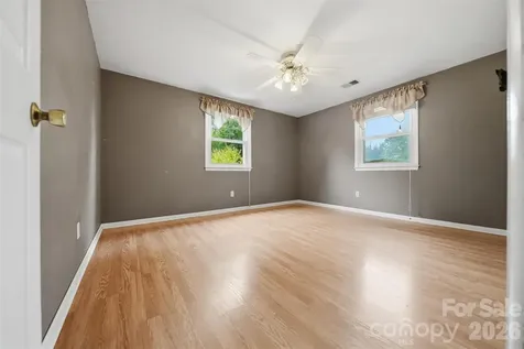 3233 26th Street NE Hickory NC 28601