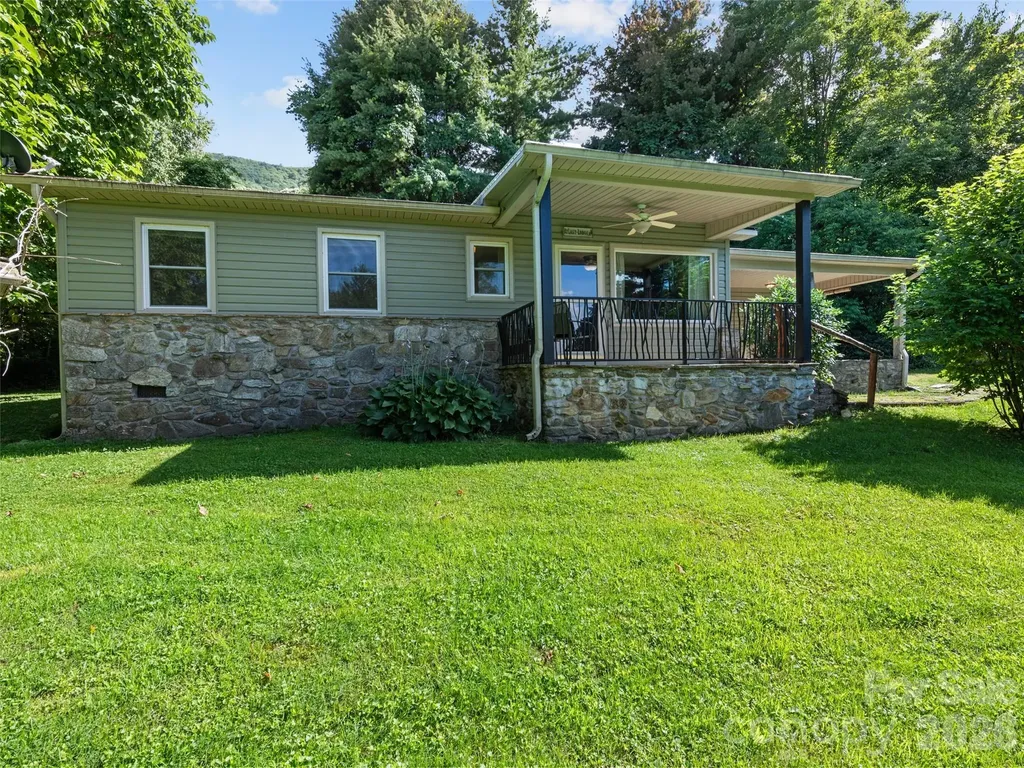 51 Atari Road Waynesville NC 28786