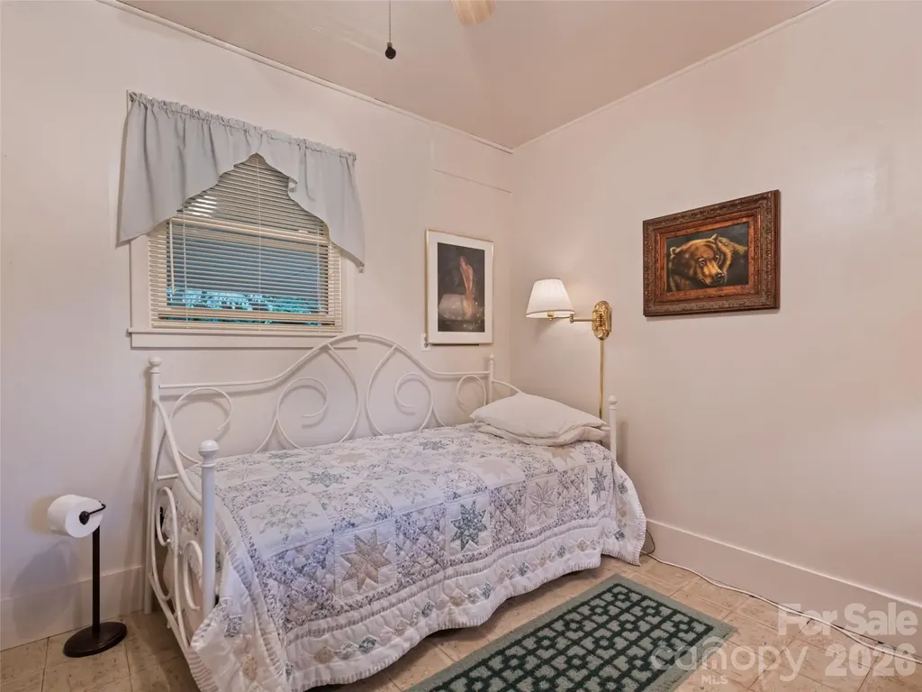 51 Atari Road Waynesville NC 28786