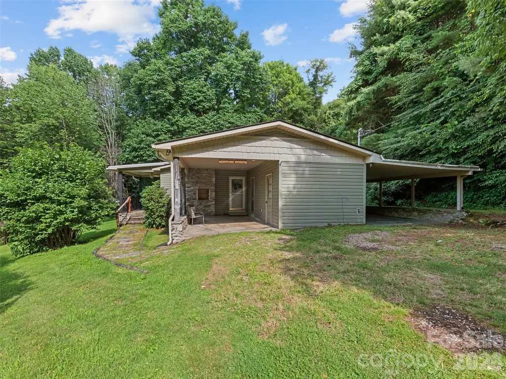 51 Atari Road Waynesville NC 28786