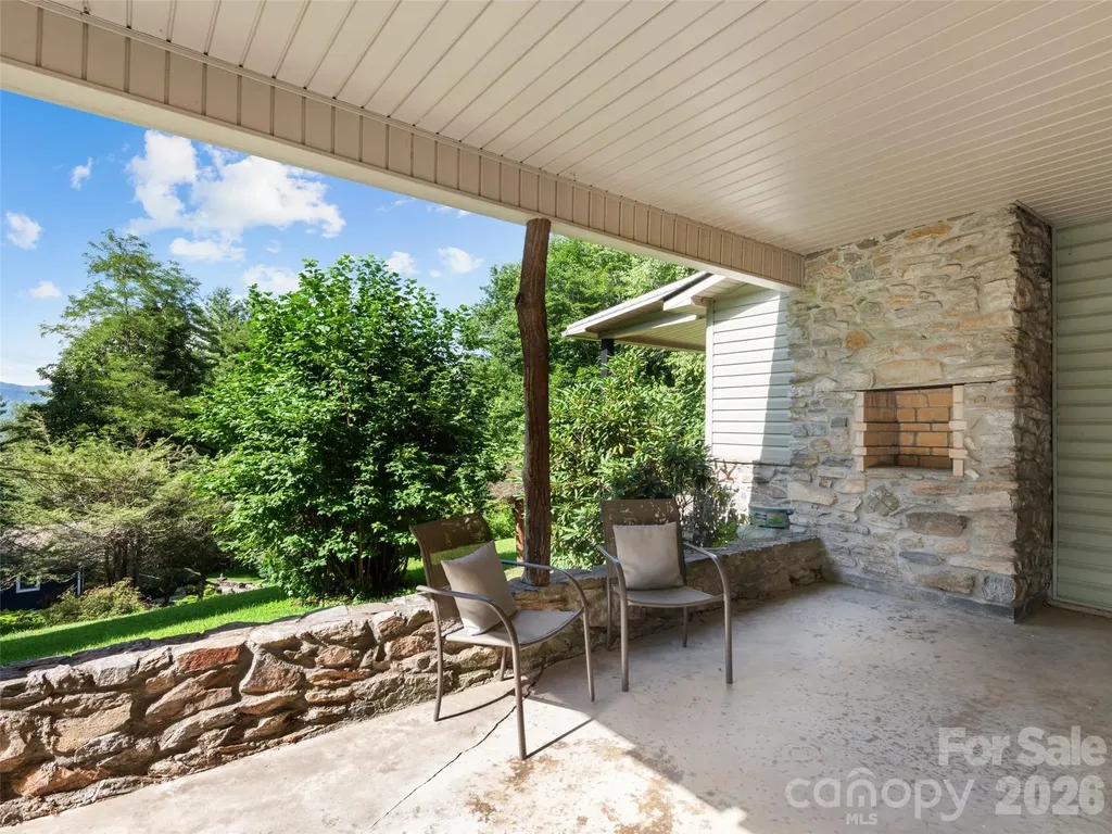 51 Atari Road Waynesville NC 28786