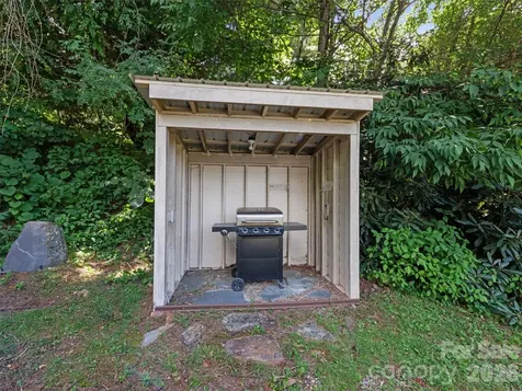 51 Atari Road Waynesville NC 28786