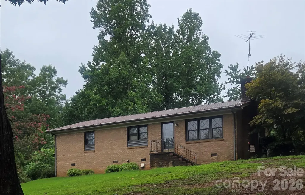 2734 Orchard Street Newton NC 28658