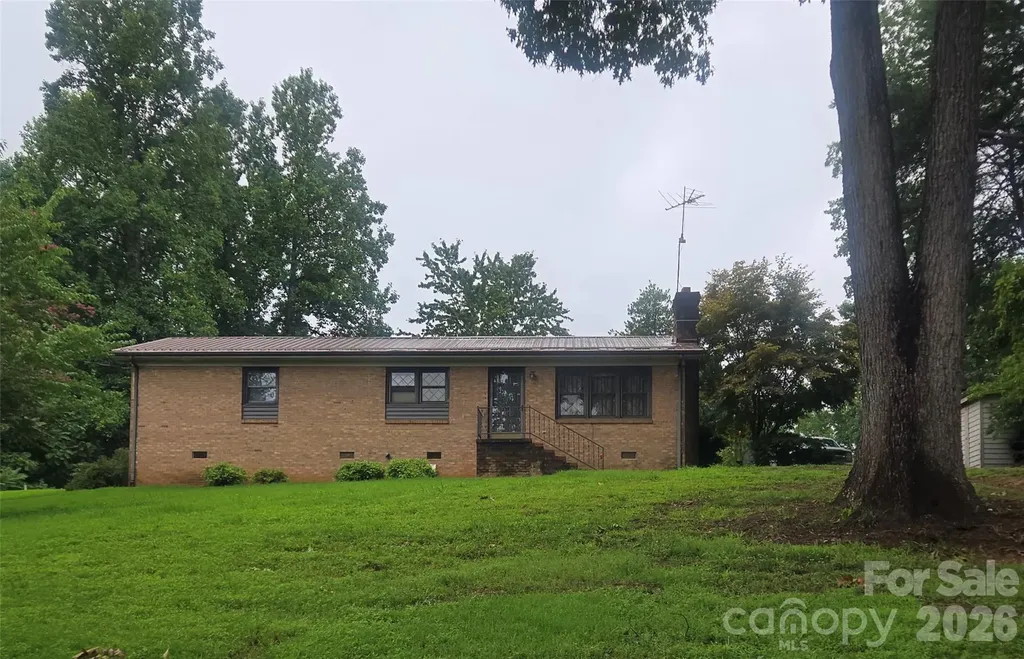 2734 Orchard Street Newton NC 28658