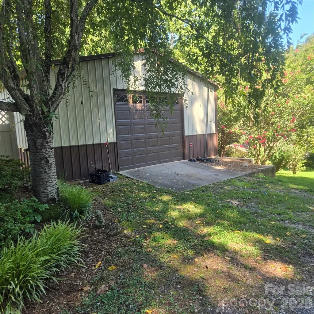 2734 Orchard Street Newton NC 28658